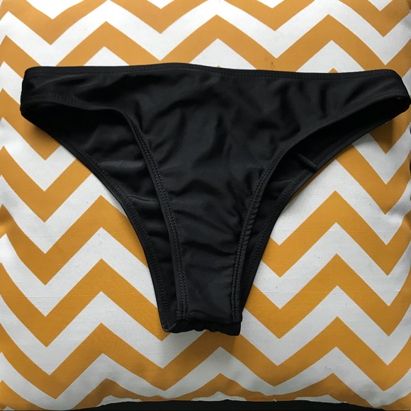 NWT Zaful Black Cheeky Bikini Bottoms Black Small - Picture 2 of 4
